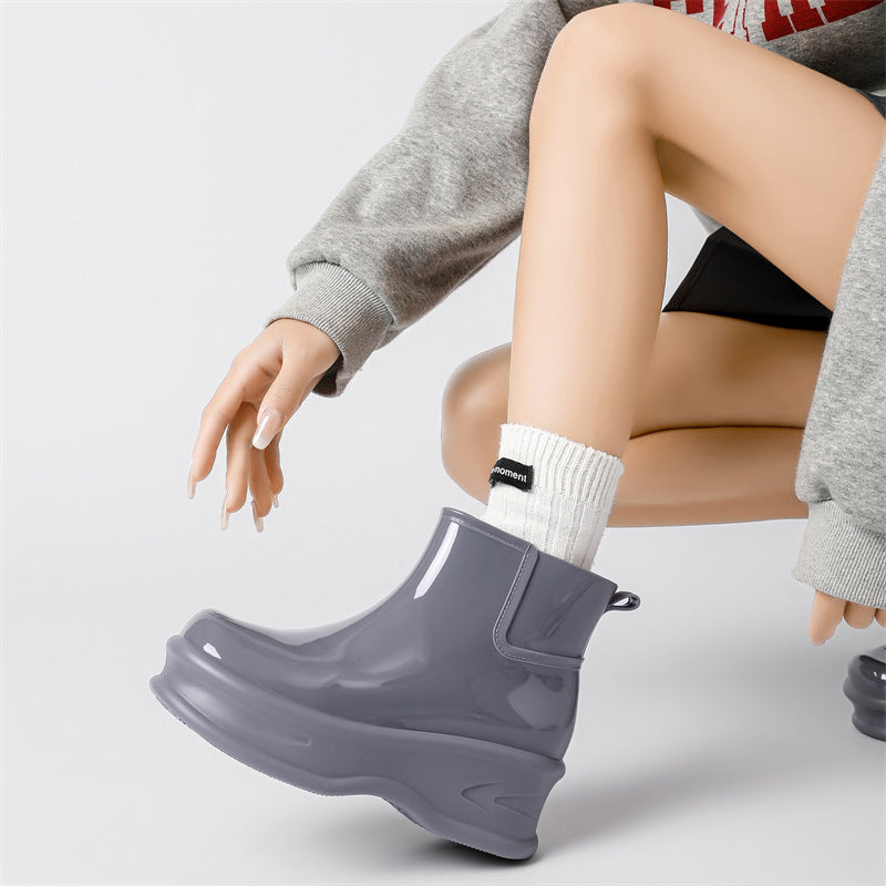 Women's gray glossy ankle rain boots, chunky platform pull-on style