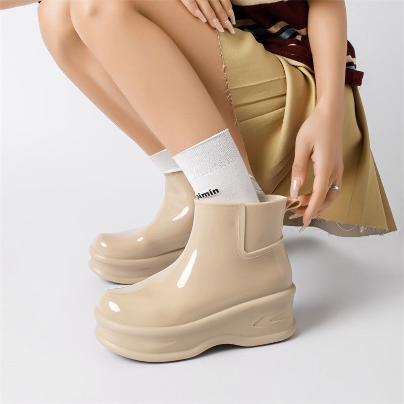 Women's beige glossy ankle rain boots, chunky platform pull-on style