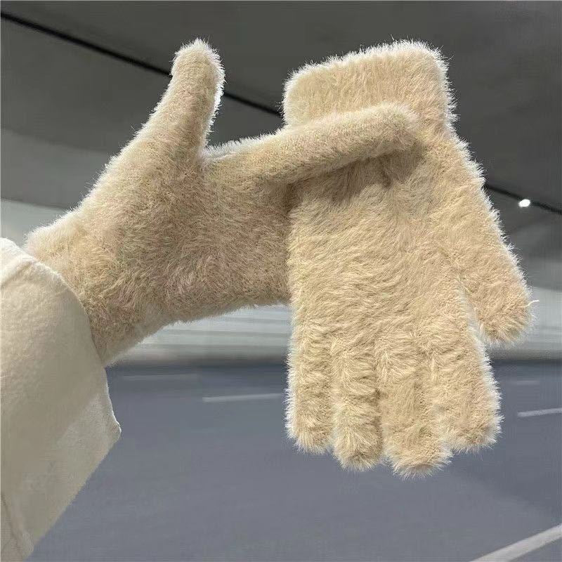 Beige faux-fur winter gloves with ribbed knit cuffs