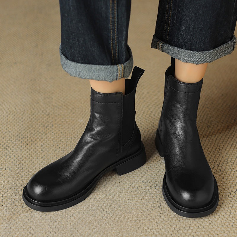 Women’s leather Chelsea ankle boots in black, pull-on with elastic side panels and block heel