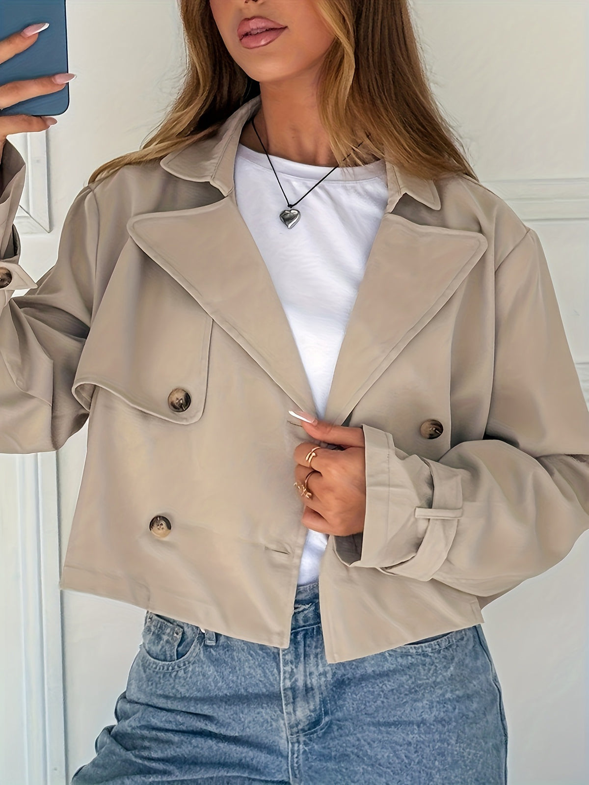 Cropped khaki double-breasted trench jacket, lapels, flap pockets, button front