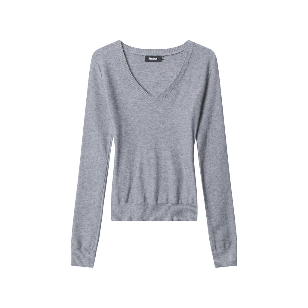 Women’s V-neck fitted sweater, fine knit, light gray long-sleeve pullover