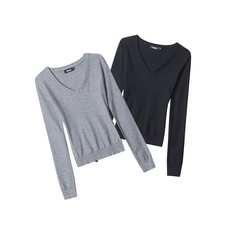 Women’s V-neck fitted sweater, fine knit, gray and black long-sleeve pullover