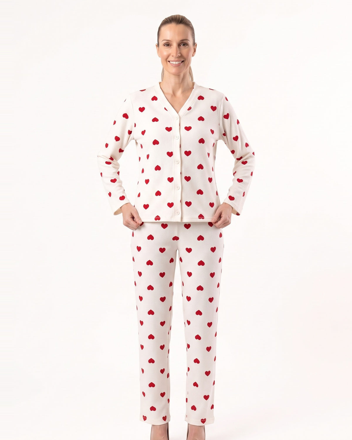 Women’s heart-print pajama set, white fabric with red heart pattern, long-sleeve top and pants