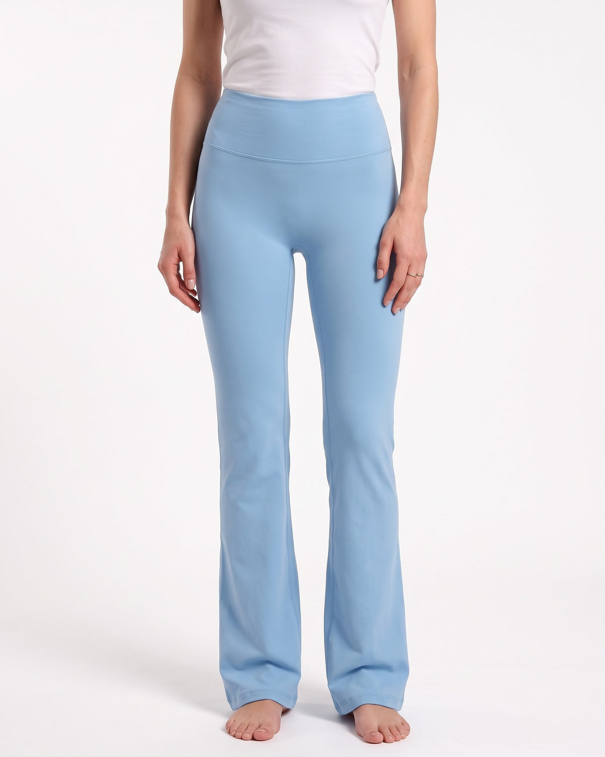 Women’s high-waisted flare leggings in sky blue, smooth fitted fabric