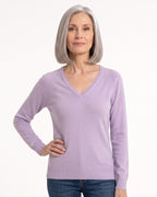 Light purple V-neck fine-knit sweater with raglan long sleeves and ribbed hem