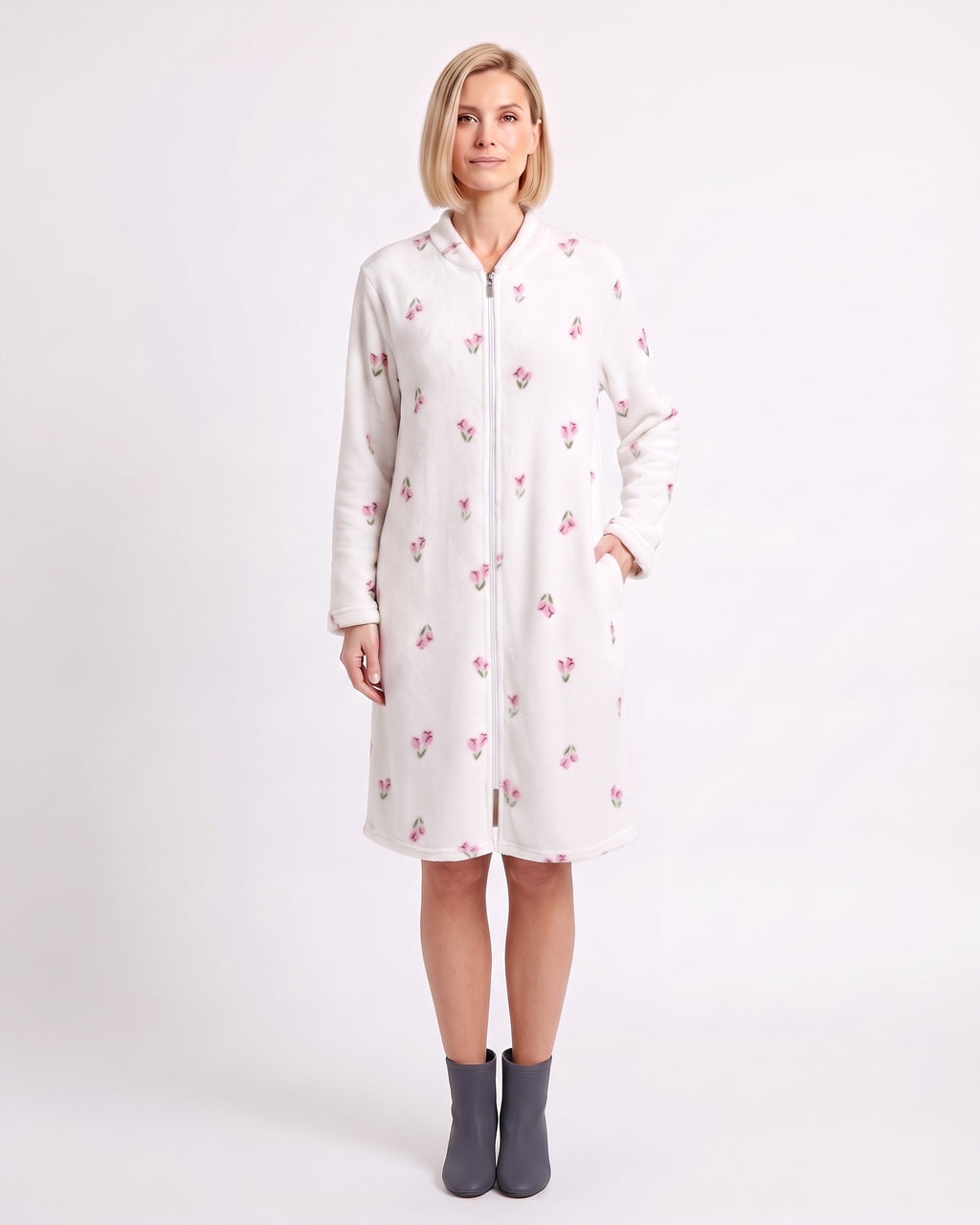 Women’s knee-length zip-up fleece robe with pink heart print, long sleeves